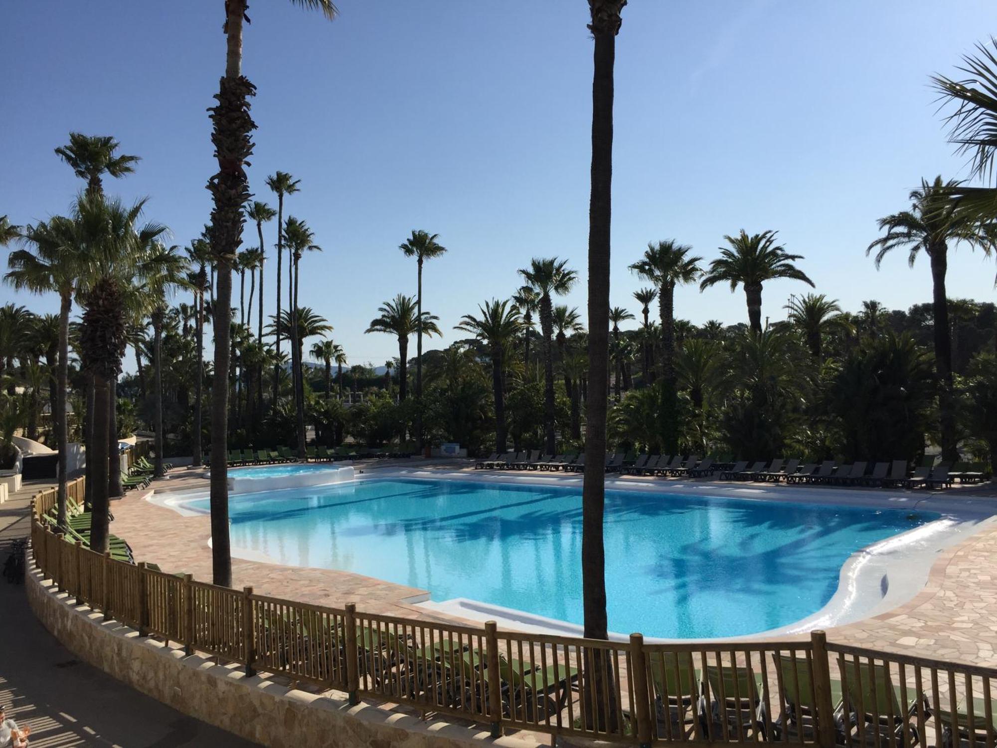 Camping Resort La Baume La Palmeraie Fréjus Dış mekan fotoğraf
